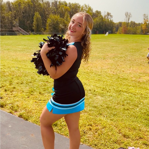 Meet your Posher, Addison - Picture 5 of 5